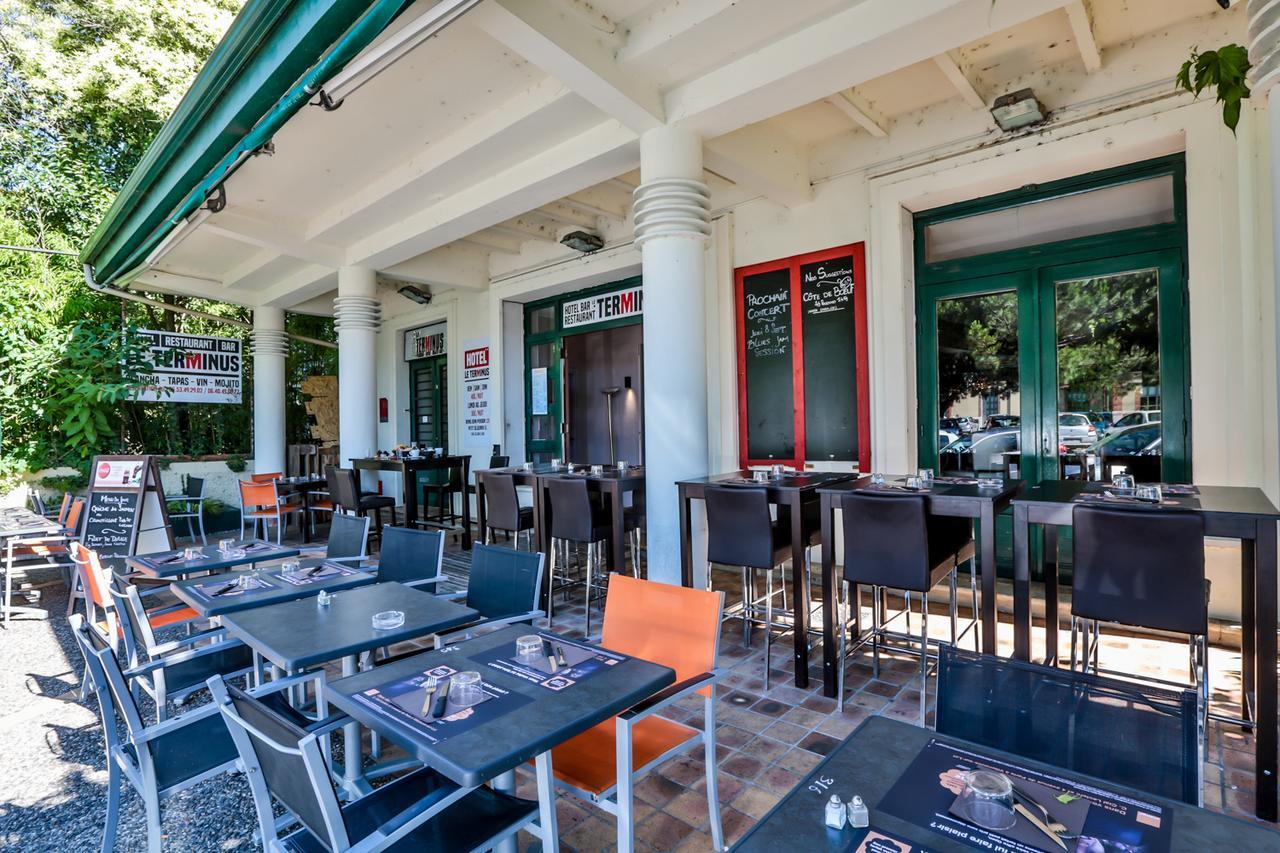 Le Terminus Hotel Villeneuve-sur-Lot Bagian luar foto