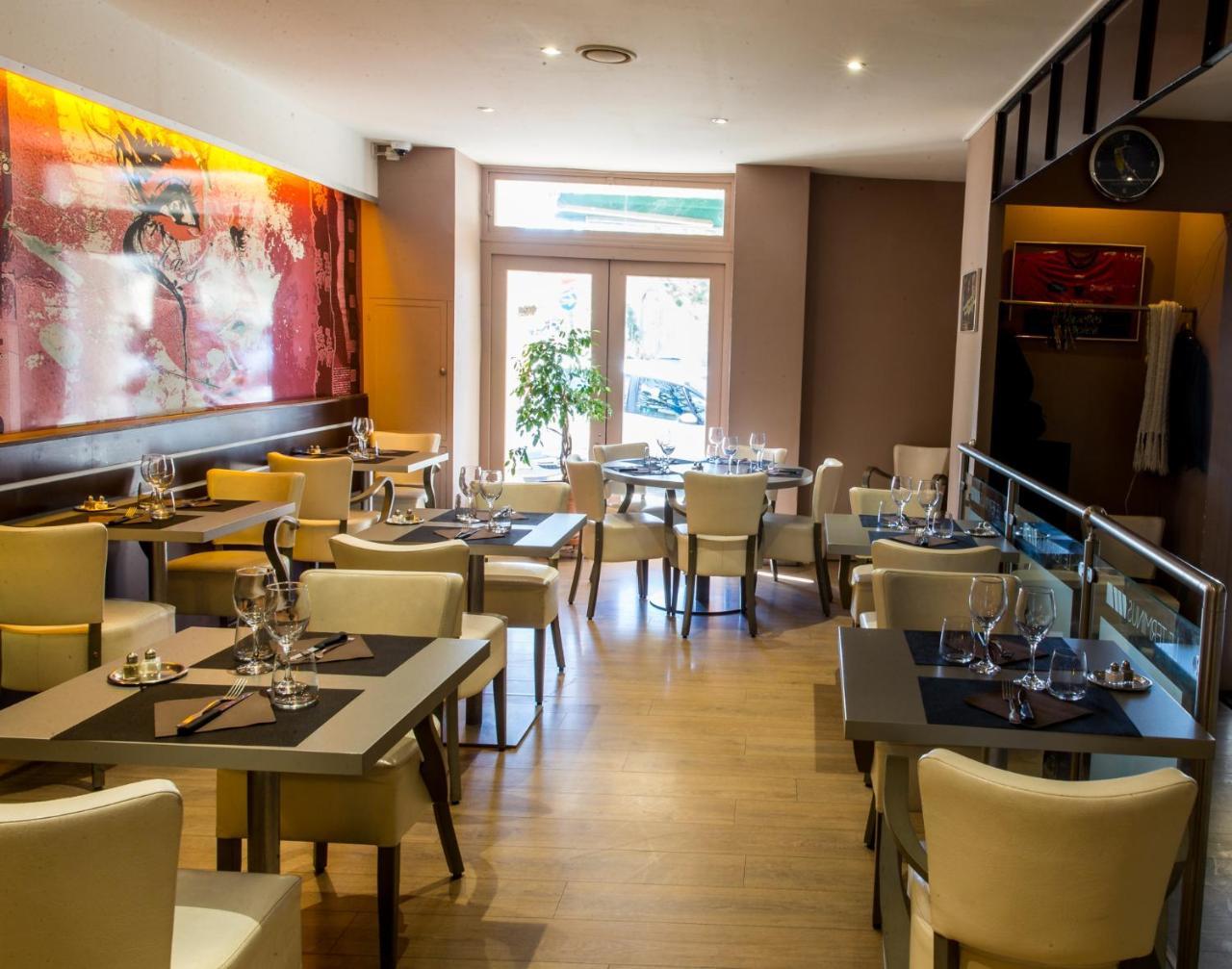 Le Terminus Hotel Villeneuve-sur-Lot Bagian luar foto